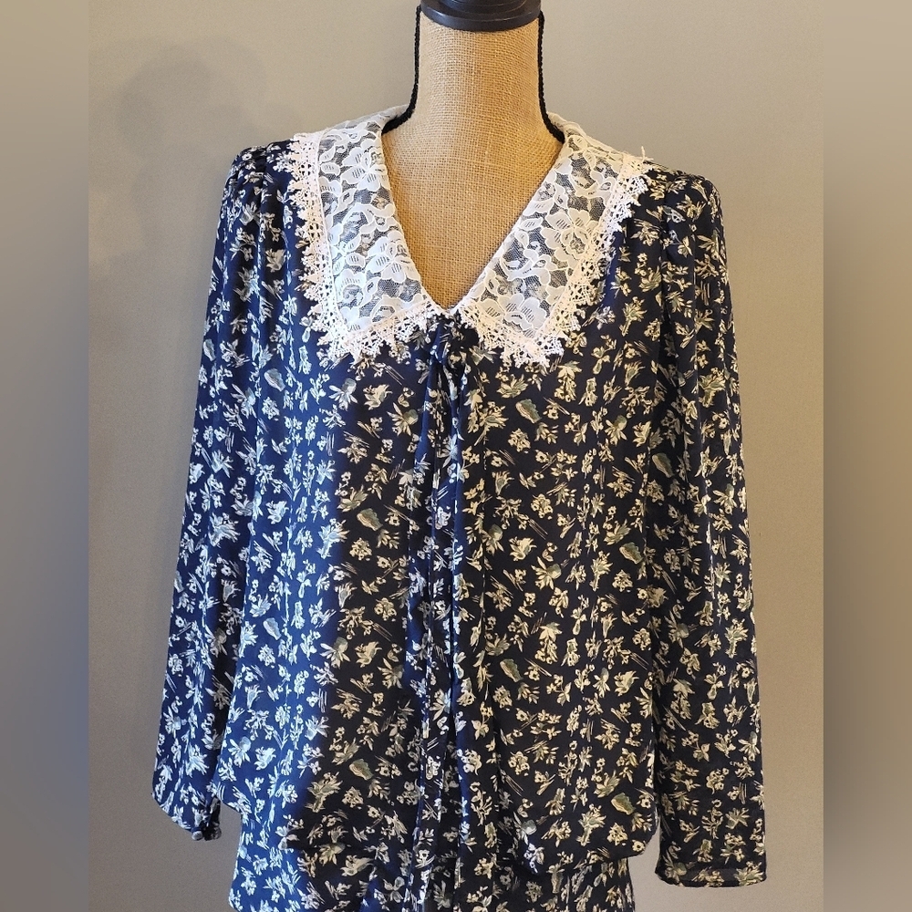 Jo Hanna York by Joan Davis vtg 80s polyester size 10 navy blue blouse